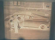 Die Braut besteigt den Rolls Royce