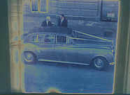 Die Braut besteigt den Rolls Royce